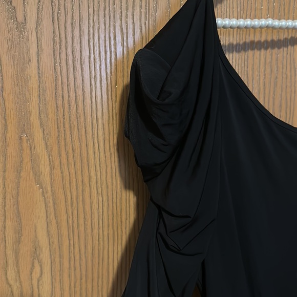 Beautiful black romper cold shoulder with drape sleeve - Picture 3 of 14